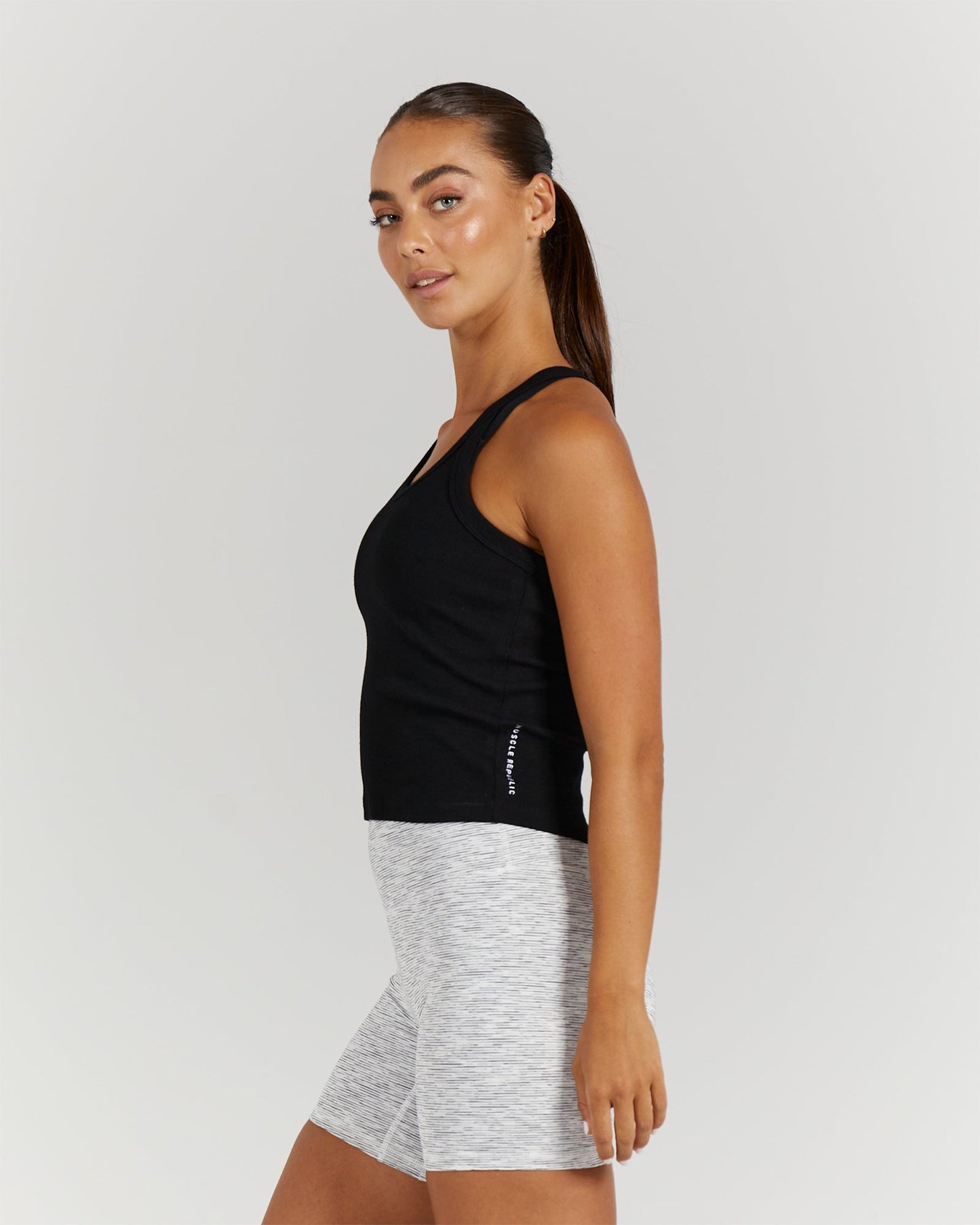 AMPLIFY RIBBED TANK TOP - BLACK